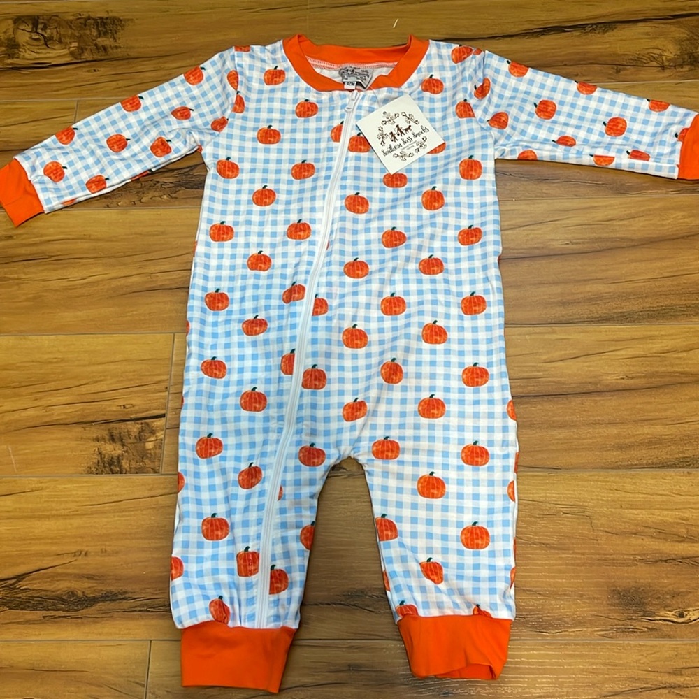 Southern Sass Smocks size 12M zip pumpkin romper with faux button bottom